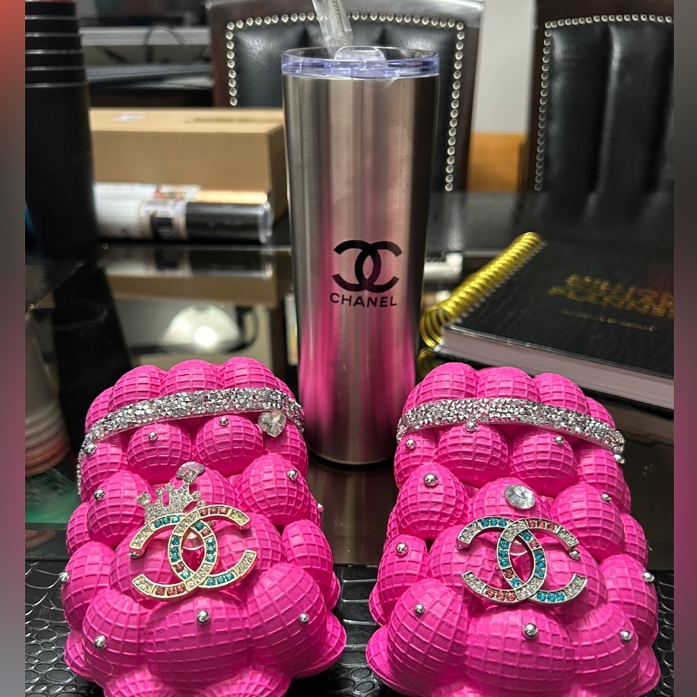 Bubble Slides Hot Pink Hot Jibbitz Gem